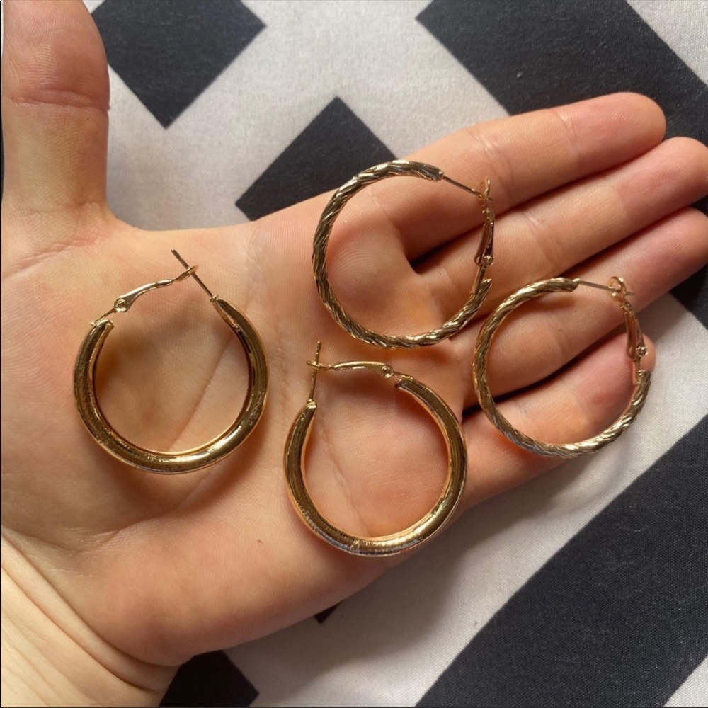 Bundle of earrings - Picture 1 of 2